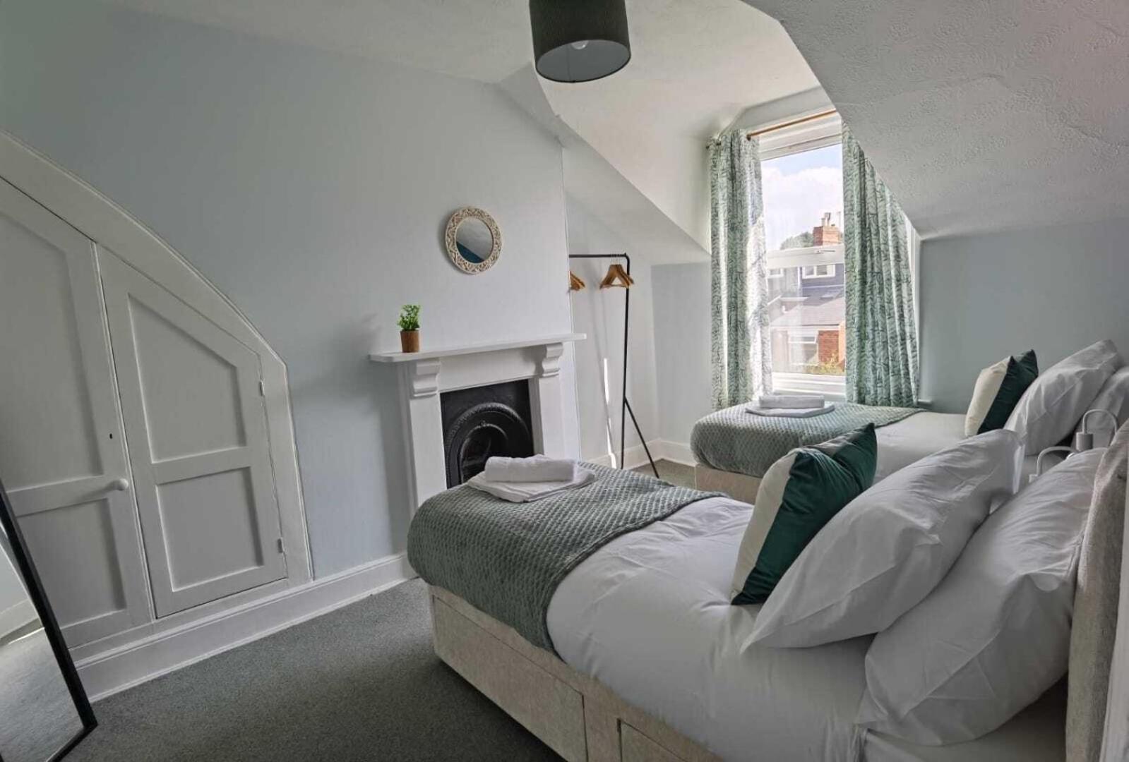 Raleigh Ff&Tf - 1 Bed Georgian Flat In The Centre Of Exeter, Free Parking With Wifi Apartment Phòng bức ảnh